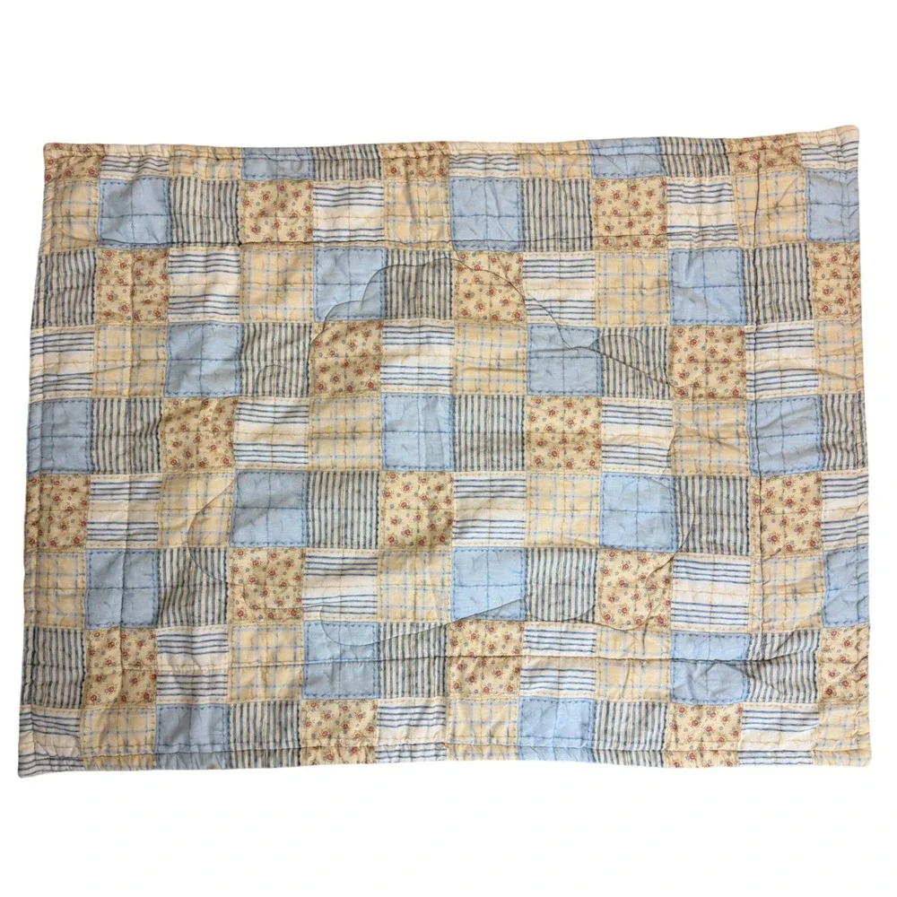 Vintage Teddy Bear Baby Quilt Nursery Wall Hanging Cottagecore 30x36